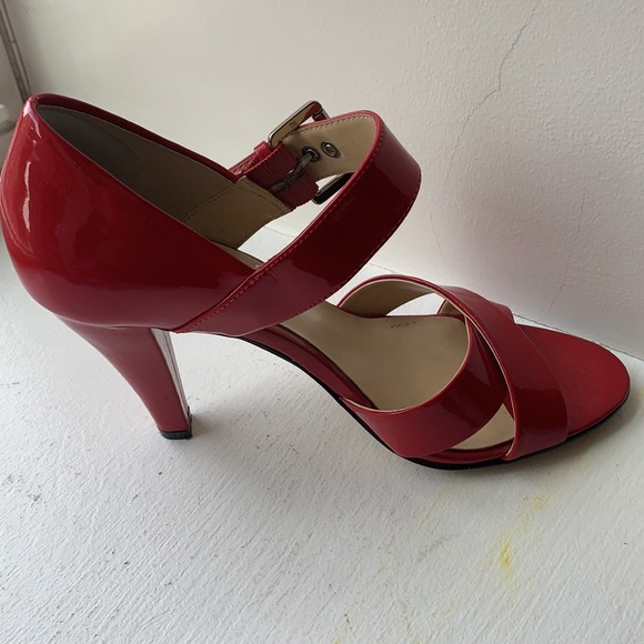 Anne Klein patent leather heeled shoes 👠 - Picture 6 of 8